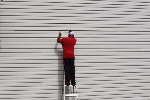 Loose Siding Repair in Gulfport